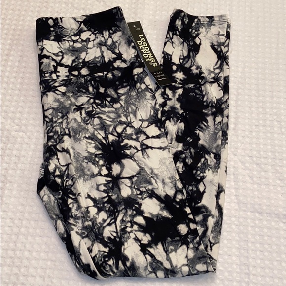 NEW! High Rise Yoga Legging Black White Marble - Picture 2 of 8